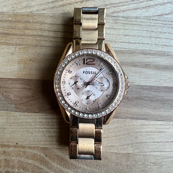Fossil ladies rose gold tone dress watch NEW BATTERY